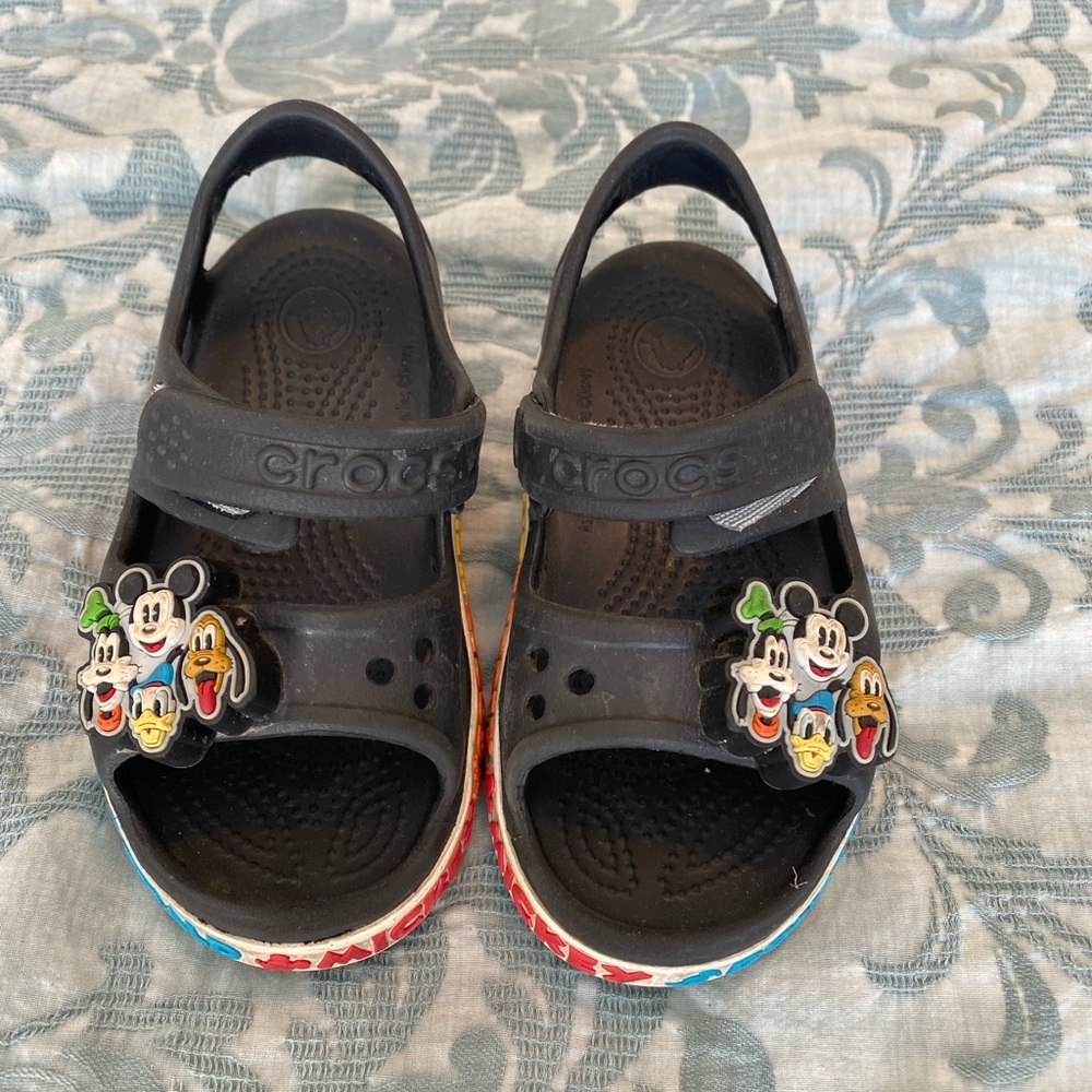 Toddler Disney crocs toddler size 8